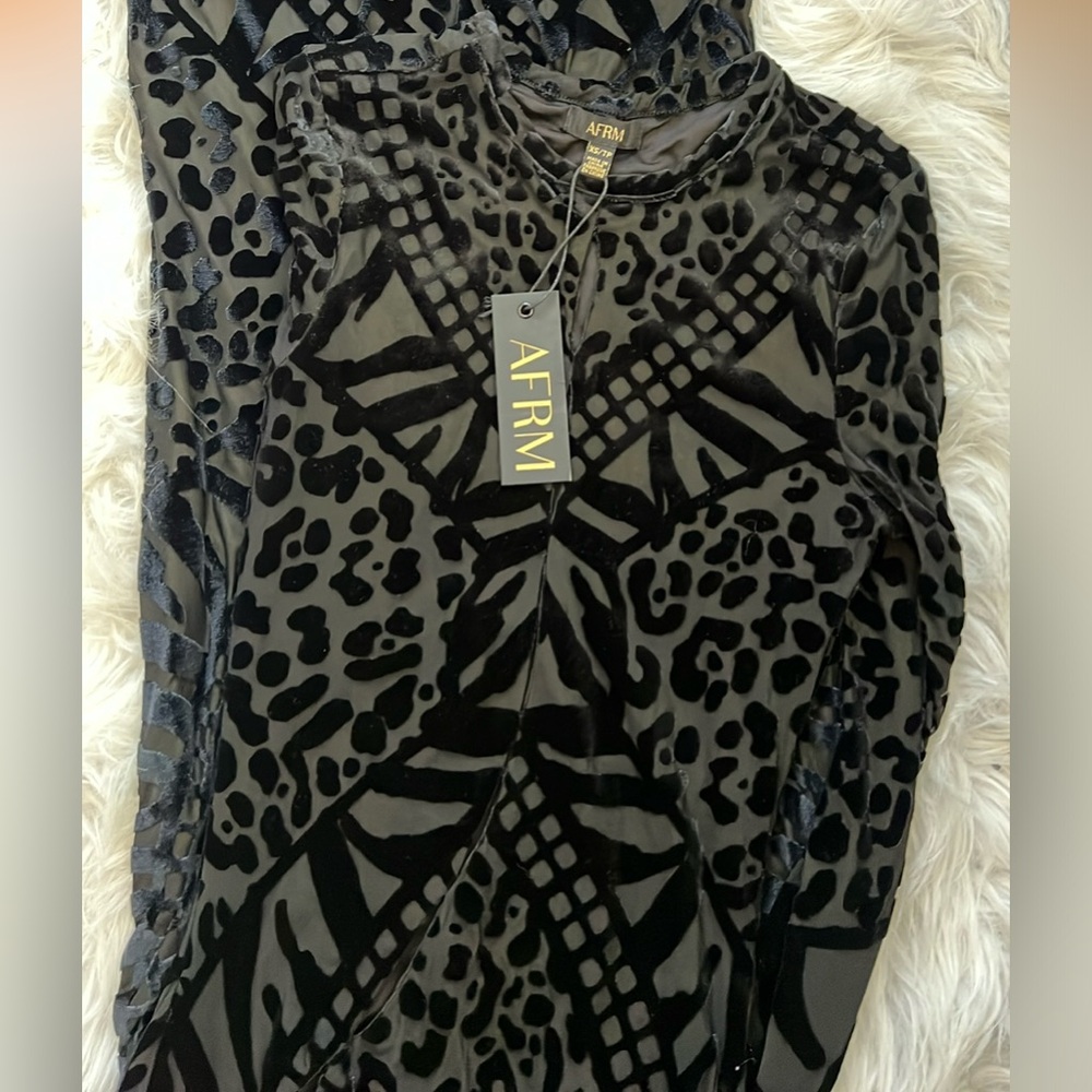 AFMR- Jolie Velvet Dress - Picture 4 of 4